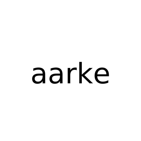 Schwarzer Kleinbuchstabe des Wortes aarke, zentriert auf einem einfachen weißen Hintergrund.