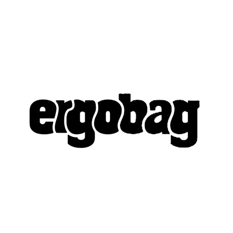Das Wort ergobag in fetten, schwarzen, verspielten Blasenbuchstaben auf weißem Hintergrund.