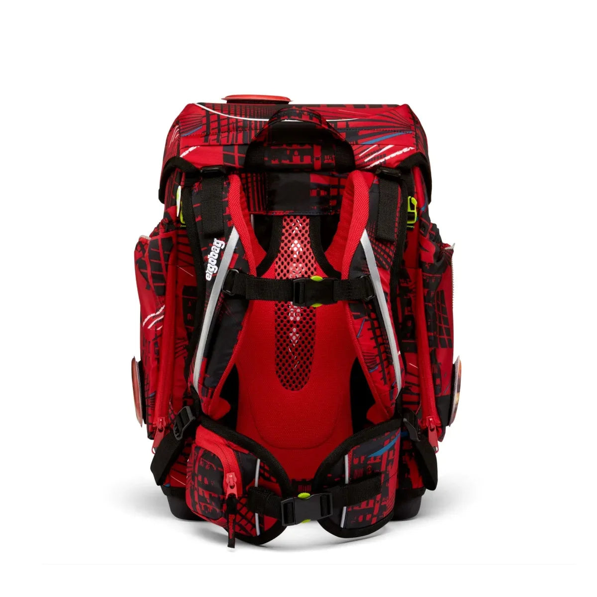 Der ergobag Cubo "AlarmBärreitschaft" Schulranzen-Set 5-teilig von ergobag ist ein rot-schwarzer Kinderrucksack mit gepolsterten Gurten, Schnallen und reflektierenden Details, der ergonomischen Komfort und Sicherheit für junge Schüler bietet.