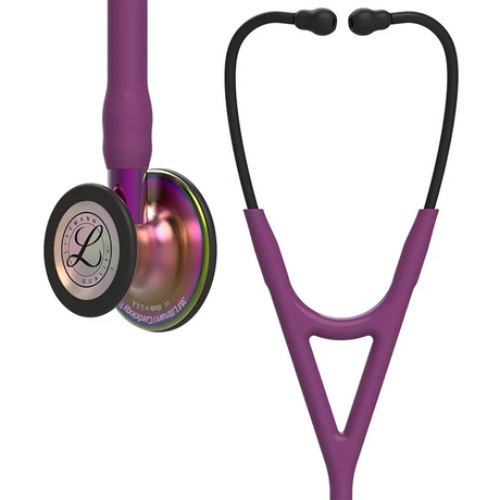 Lila 3M Littmann Cardiology IV 27" Diagnostik-Stethoskop mit einem metallischen, mehrfarbigen Bruststück auf weißem Hintergrund - ideal für Kardiologie-Profis.