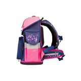 Seitenansicht des School-Mood Timeless Schulranzen-Set 7-teilig - "Leni" von School-Mood in pink und navy mit Sternenmuster und gepolsterten ergonomischen Schultergurten.