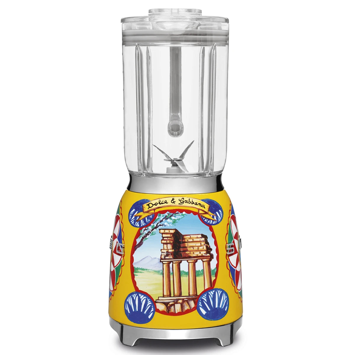 Der Smeg BLF01DGEU Standmixer - Dolce & Gabbana Sicily is my Love kombiniert lebendige dekorative Muster, die von antiken Ruinen inspiriert sind, und macht diesen Küchenmixer zu einer stilvollen und funktionalen Ergänzung Ihrer Küche.