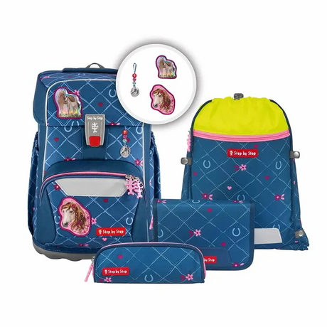 Das Step by Step GIANT Ranzen-Set "Horse Lima" 5-teilig ist ein ultraleichtes, ergonomisches Schulranzen-Set in Blau mit Pferde-Patches, Turnbeutel, Federmäppchen und Zubehör.